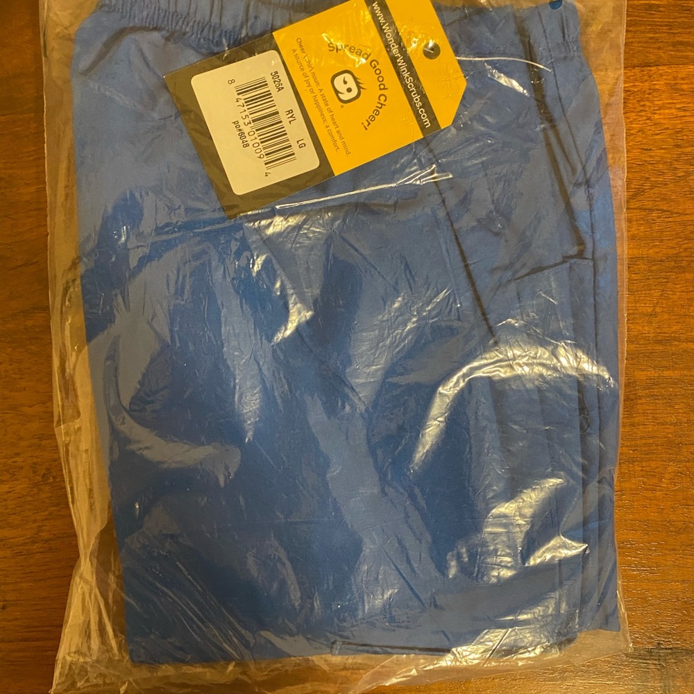 Wonder wink scrub pants-large